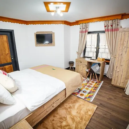 Colt De Austria Hotel 4*